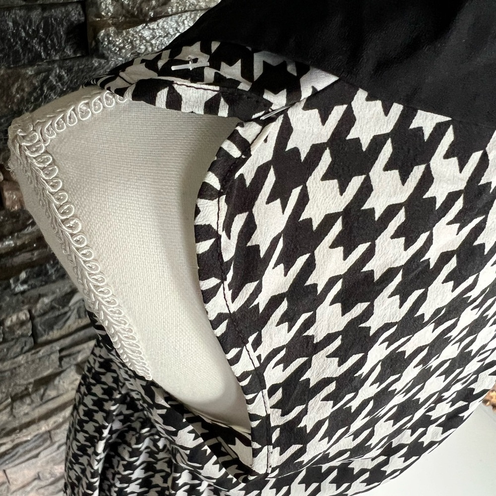 Kardashian Kollection Black and White Sheath Mini Dress - Picture 5 of 11